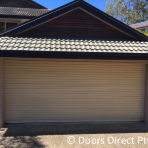 Roller Door, Classic Cream with no key lock