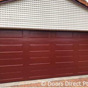 Hampton Sectional in Manor Red
