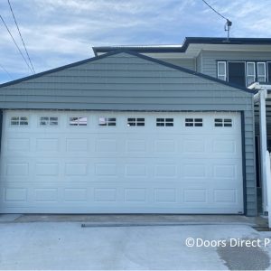 Oxford Sectional with County Clear windows Dover White