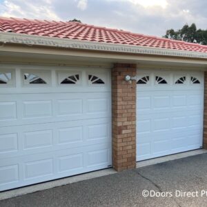 12465 Oxford Surfmist with Sunburst Clear Windows in top panel